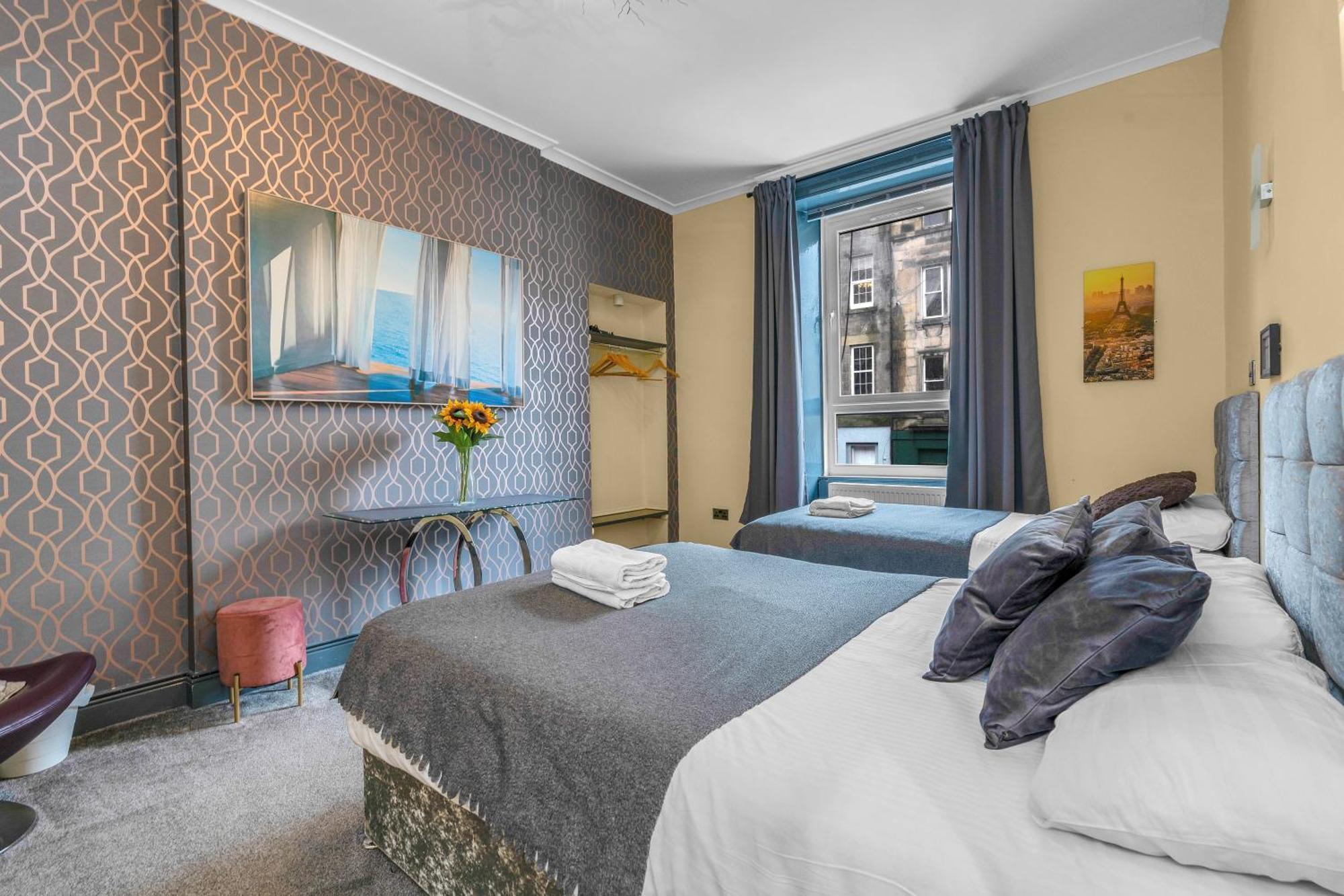 Cosy Modern City Centre Flat Edinburg Exteriör bild